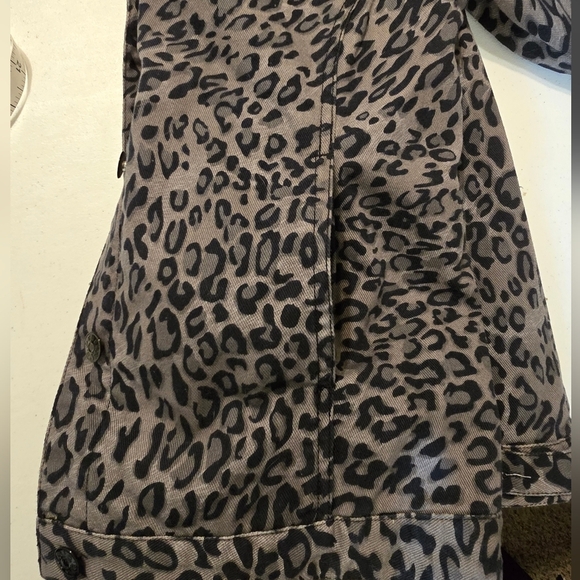 D & Co Women's Animal Print Denim Jacket Size Small - Picture 7 of 11